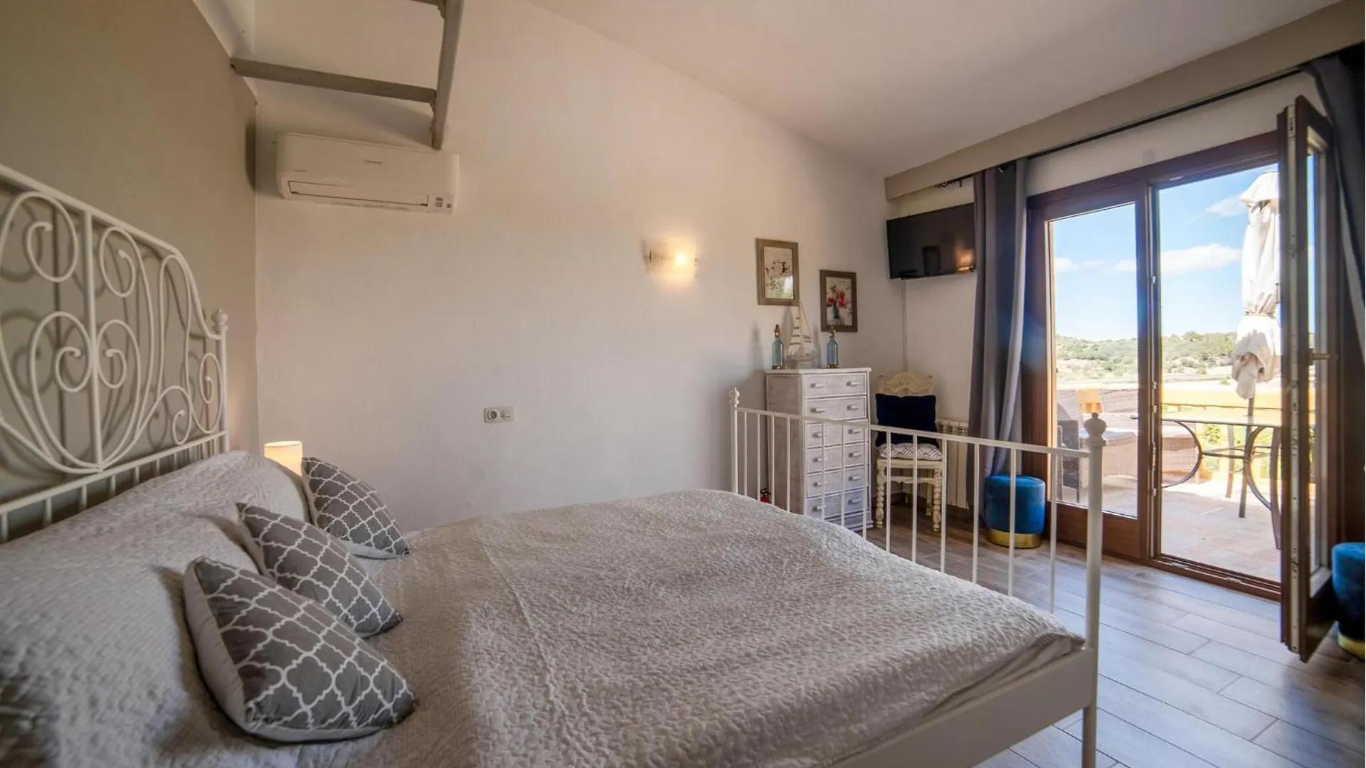 Holiday home Nice Home In Montuiri With Kitchen